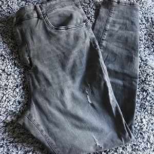 High-waisted grey skinny jeans